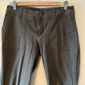 EUC Athleta Olive Green Boot Cut Chinos size 6
